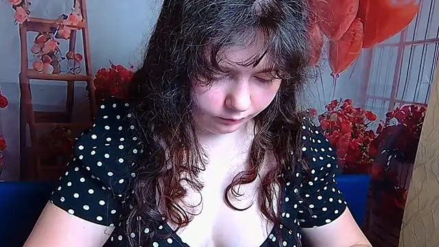 NeonilaLisova webcam