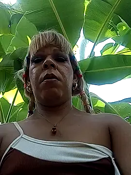 blondebitchlitle webcam