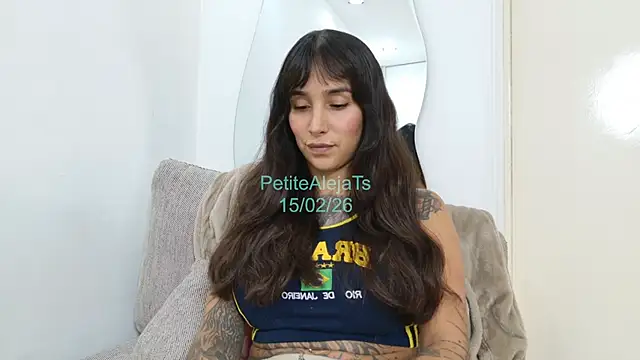 PetiteAlejaTs webcam