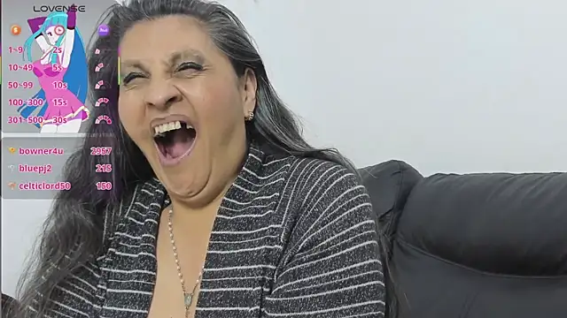 merlyna_goldens webcam