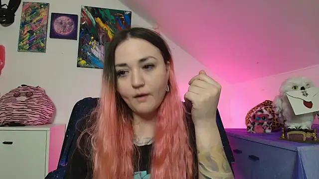 PinkHurricaneOfficial webcam