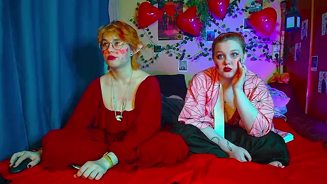 TrickyKitsune Live Webcam on Stripchat