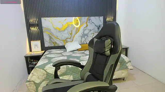 Dark_Desiree18 webcam