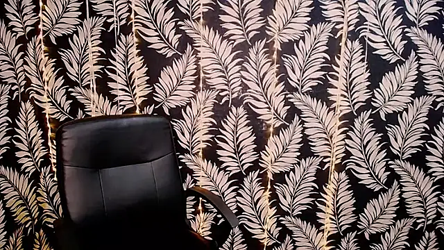 Olivia_playful webcam