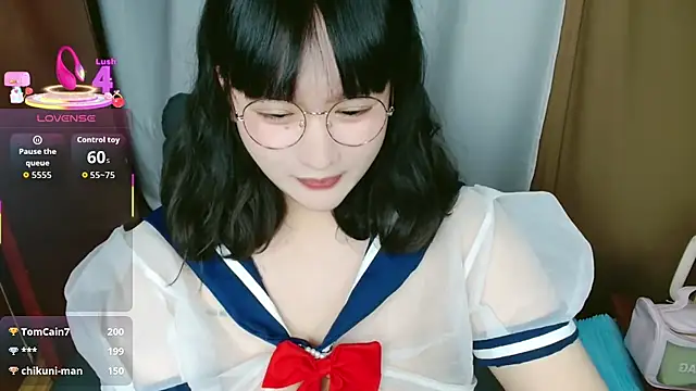 美女sallybing在线直播