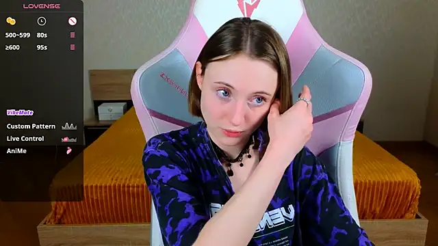 Cowell_Adelina webcam