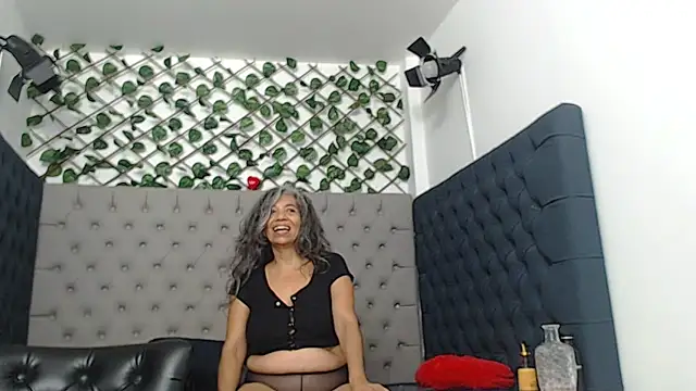 chanel_grant webcam