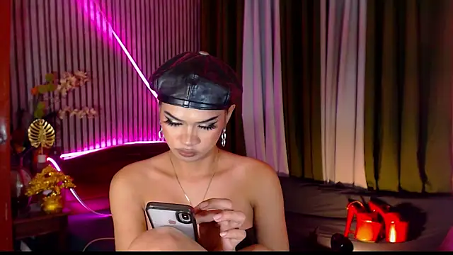 Unforgettablejulia webcam