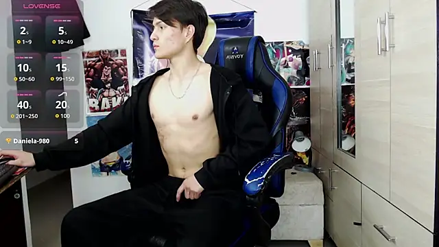 sr_jaeger - Sr_jaeger's free webcam