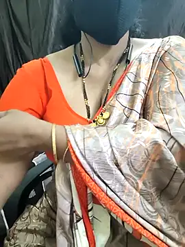 bhuvana_555 (F milf) - Public in nude