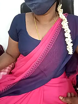 Tamil-hotwife — Ass show 