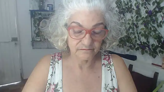FunnyGrandma webcam