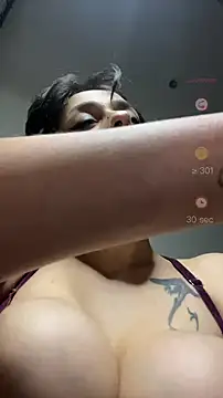 Piggiteablacktea webcam