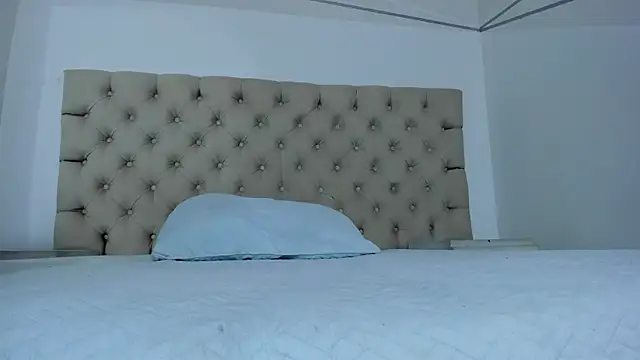 KarelyMitchel webcam