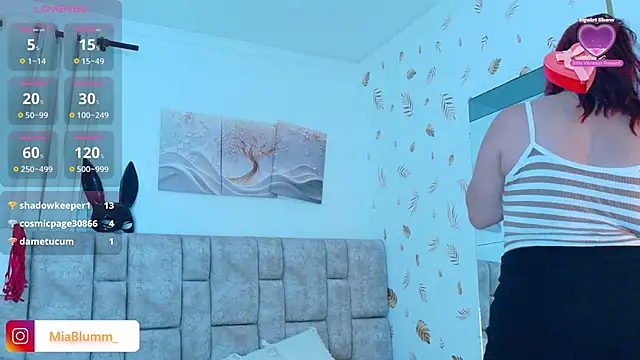 MiiaBlumm_ webcam