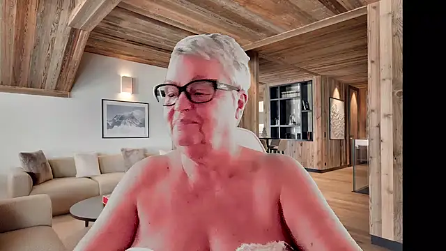 Mystery-Grandmother webcam