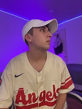 oliver_kyy - Oliver_kyy's free webcam