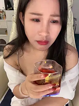 美女littlesluttycat在线直播