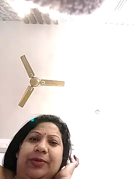 Cute-Janvi20 webcam