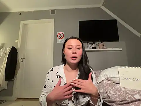 Swedishciara webcam