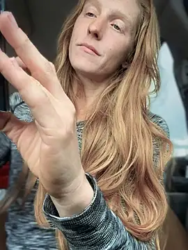 GoldenFlameGoddess webcam