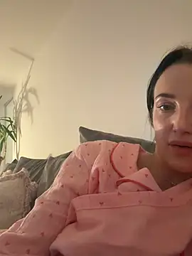 Webcam Model (Remirosee)  is live.Free join now!