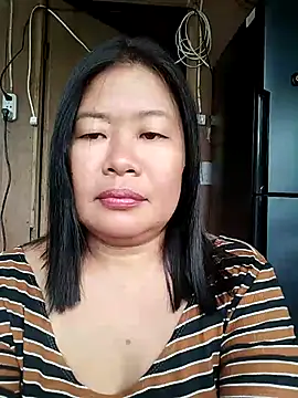 Lovelywoman43 webcam