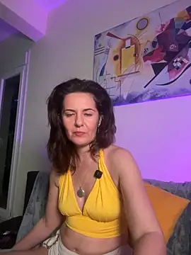 Witch_in_Velvet webcam