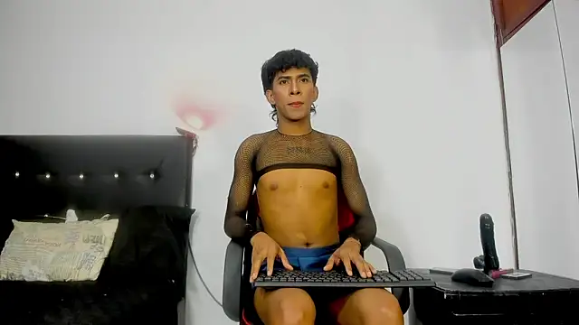 JERO_TEASE_S7S webcam