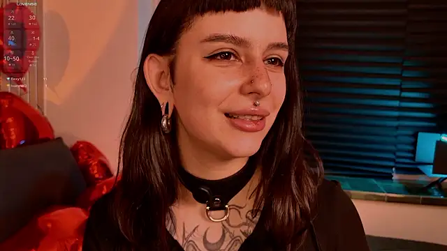 MichaellaMoon webcam