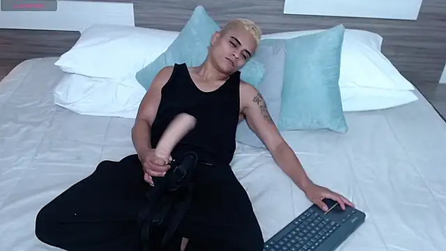 Liiamthompson webcam