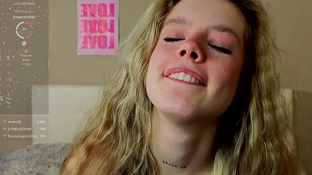 TiffinyMergist webcam