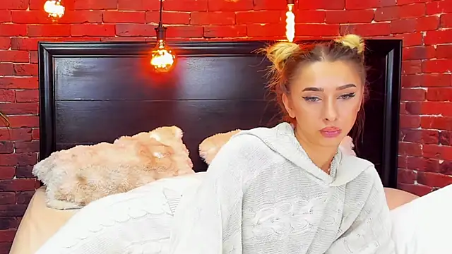 ChristynaRoss webcam