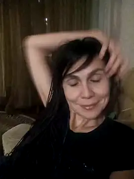 Webcam Model (Francenia_lolis)  is live.Free join now!