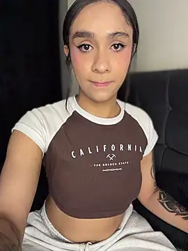 Isabella-Teen webcam