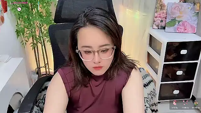 美女NEWONETO在线直播