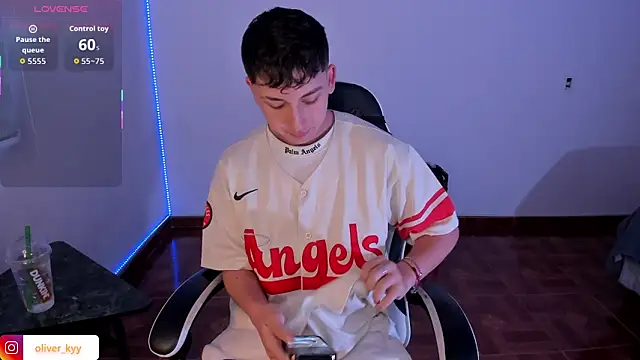 oliver_kyy webcam