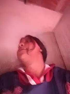 Giselabrunette25 webcam