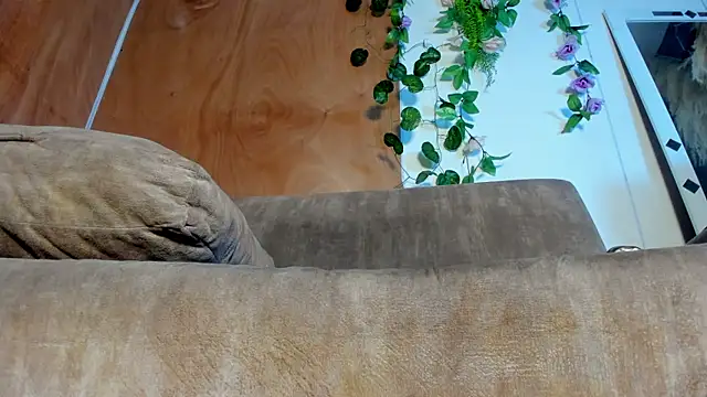 adhara_hotter webcam