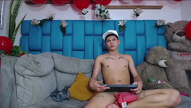 Hot_Boys_Latinos_X webcam