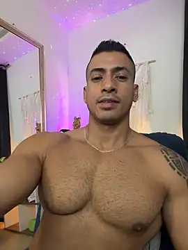 aaroncolombia webcam