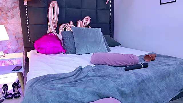 angelique_angell (F young) - Wetting my pussy with my fingers🥵🔥