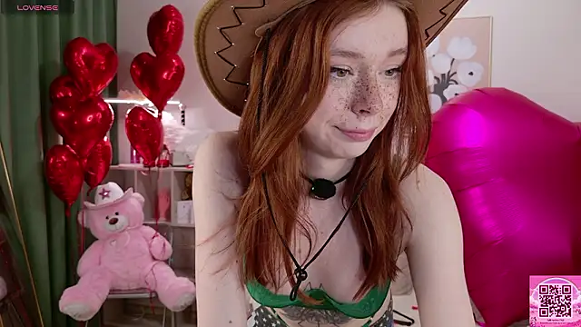 eva_aria (F teen) - wet panties