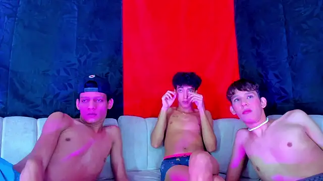 pleasure_boys_hot (Ask my age) - 💋French kiss between 3 boys💋