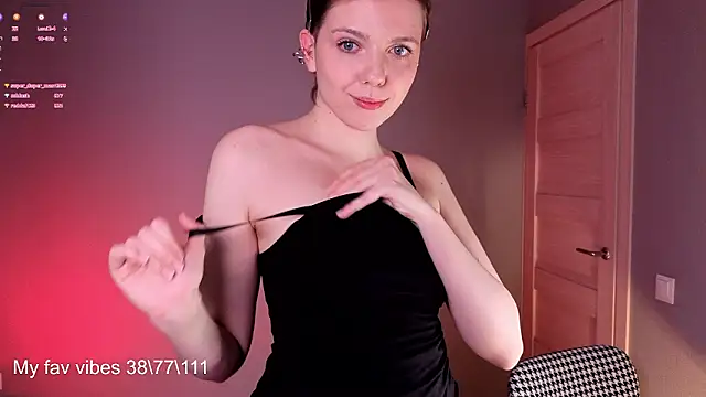 PollyRouge__ webcam