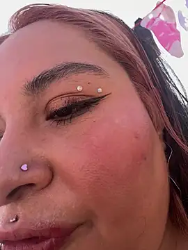 Nailealipsglossy webcam