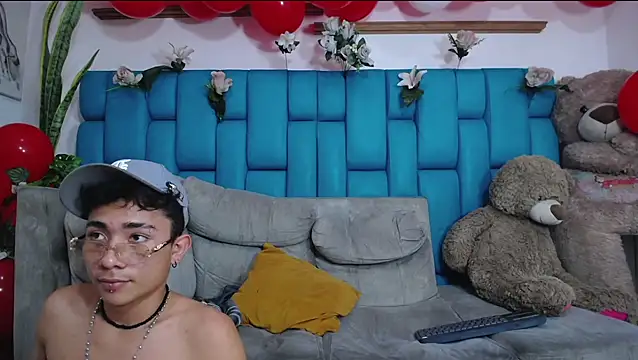 Hot_Boys_Latinos_X webcam