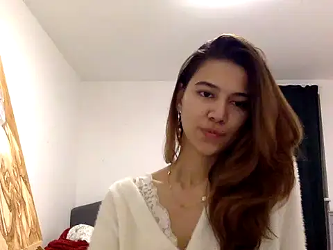 KiraVixenSweet webcam