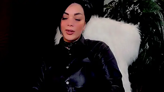 QueenOfUrKink webcam