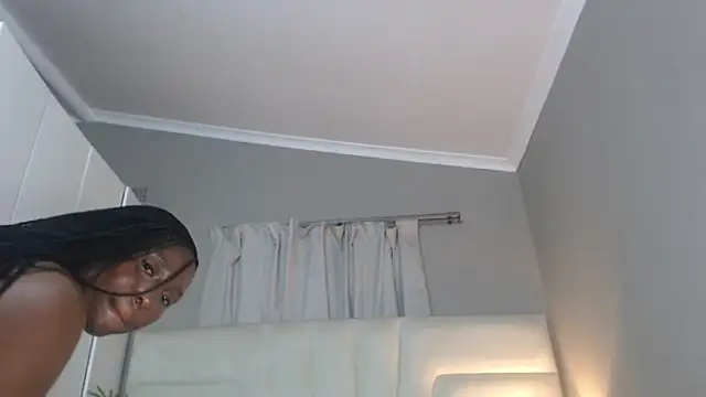 naughtyblackdolie webcam